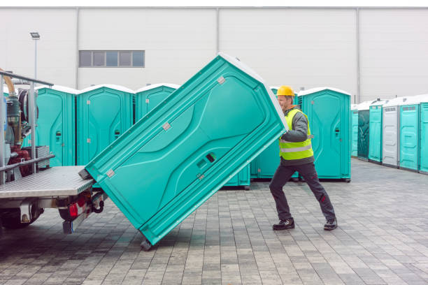 Porta potty delivery and setup in Stony Point, MI